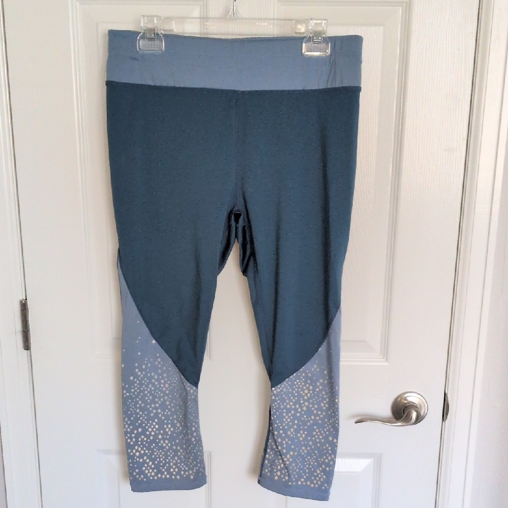 Fabletics Mid Rise Ultra Cool Crop - Blue Dusk Reflective - XL